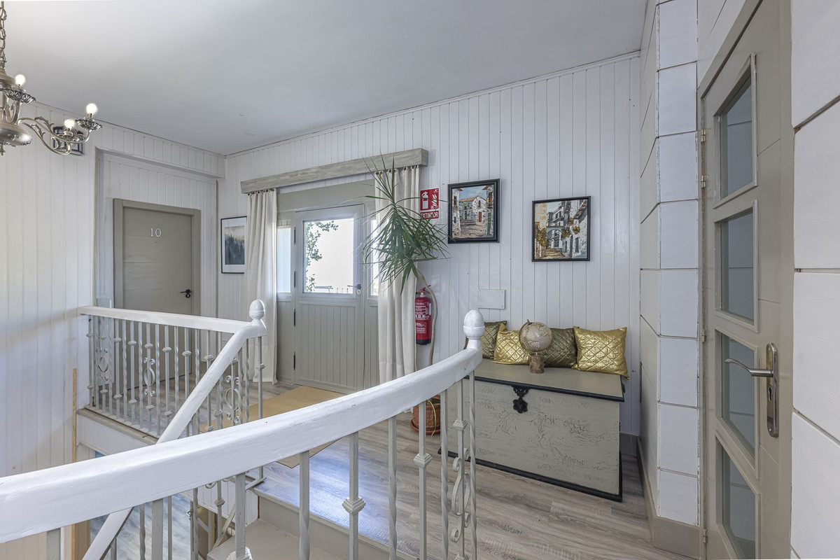 12 Bedroom Villa in Marbella - Photo 30