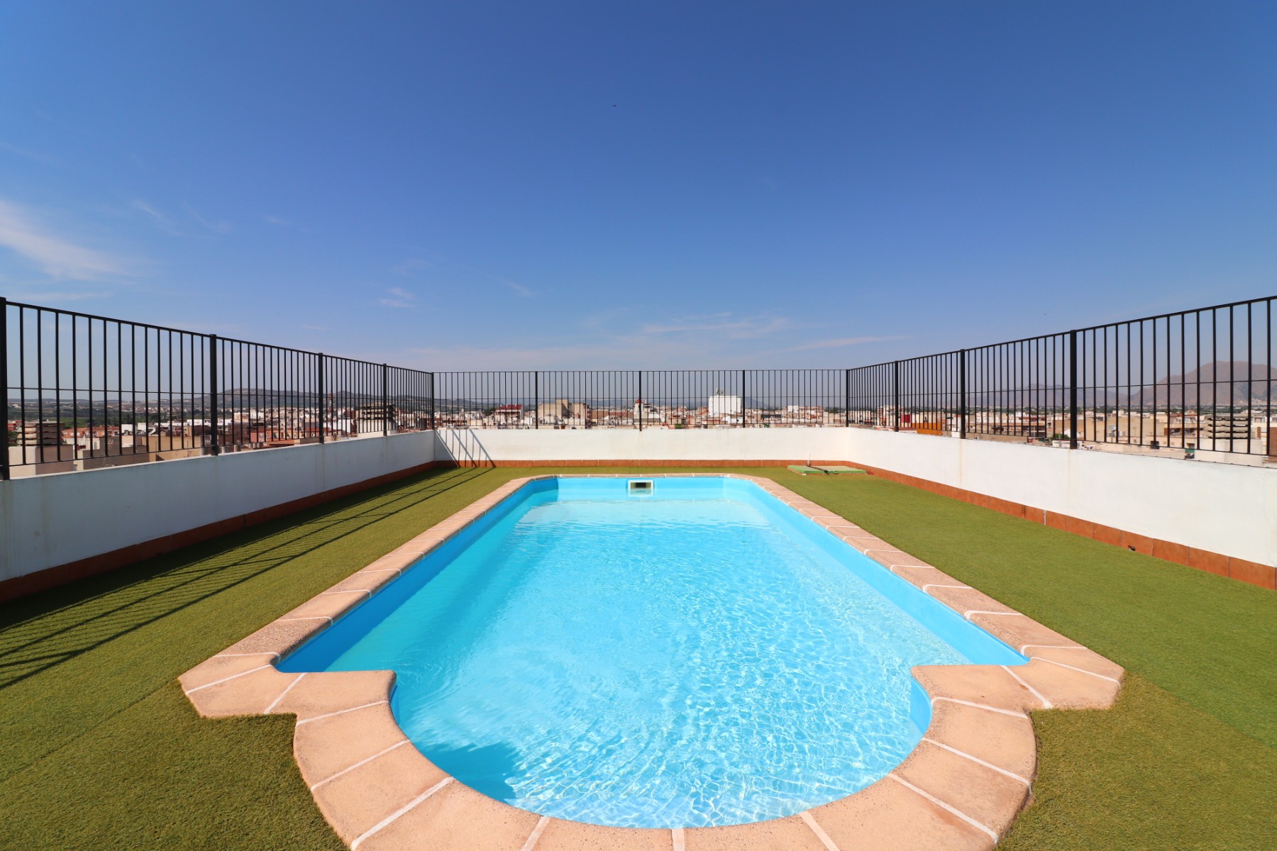 Apartamento com 2 quartos com piscina em Alicante, Espanha – Foto 1