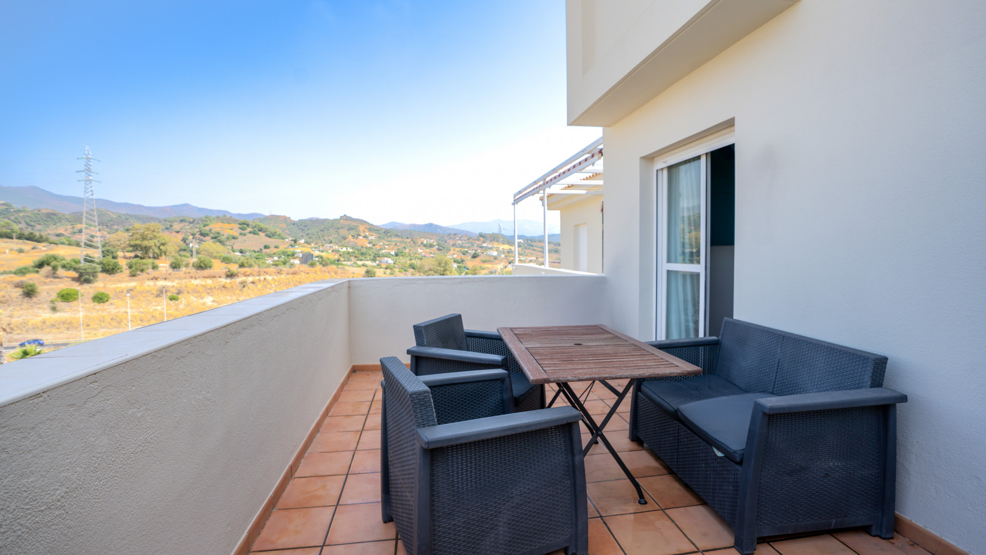 3 Bedroom Penthouse in Estepona - Photo 13