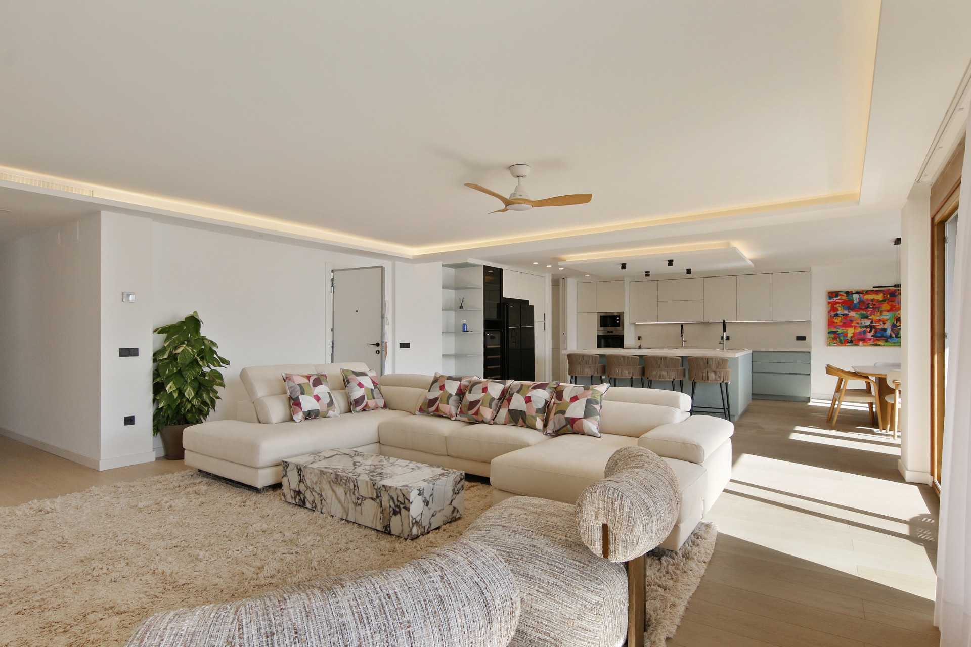 3 Bedroom Penthouse in Estepona - Photo 6