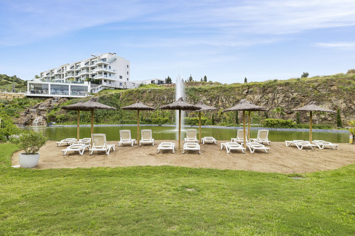 2 Bedroom Apartment in Mijas - Photo 24