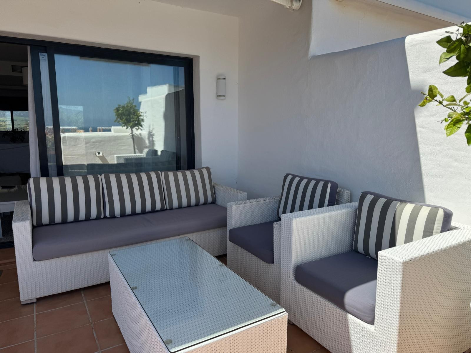 2 Bedroom Apartment in Casares - Photo 6