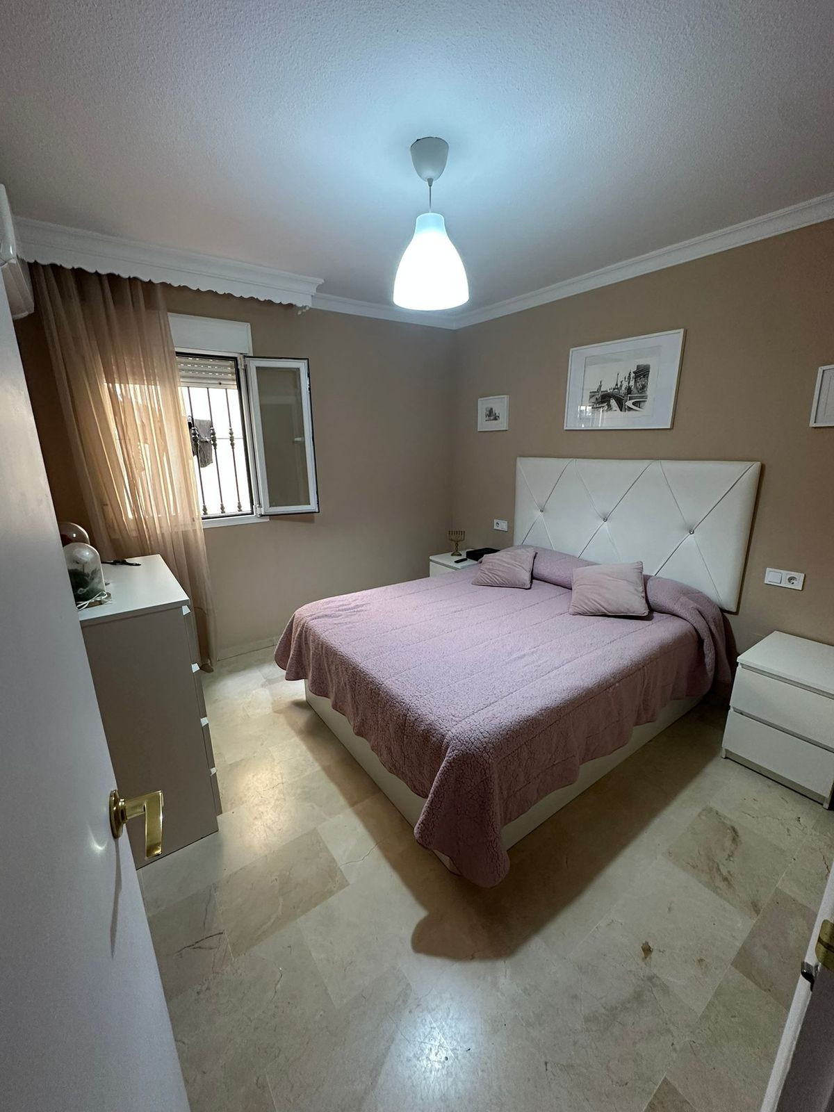 3 Bedroom Apartment in Fuengirola - Photo 3