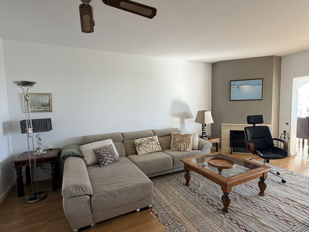 2 Bedroom Apartment in Benahavís - Foto 2
