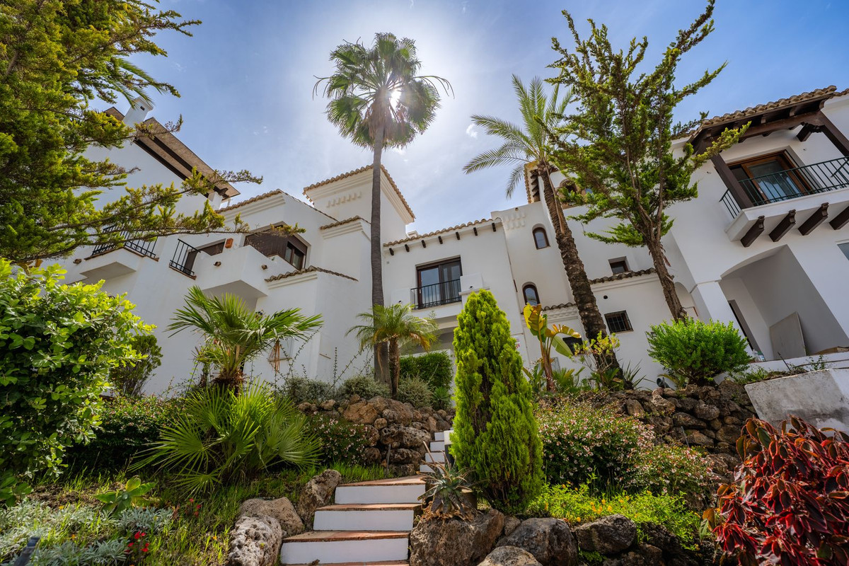3 Bedroom Townhouse in Estepona - Photo 6