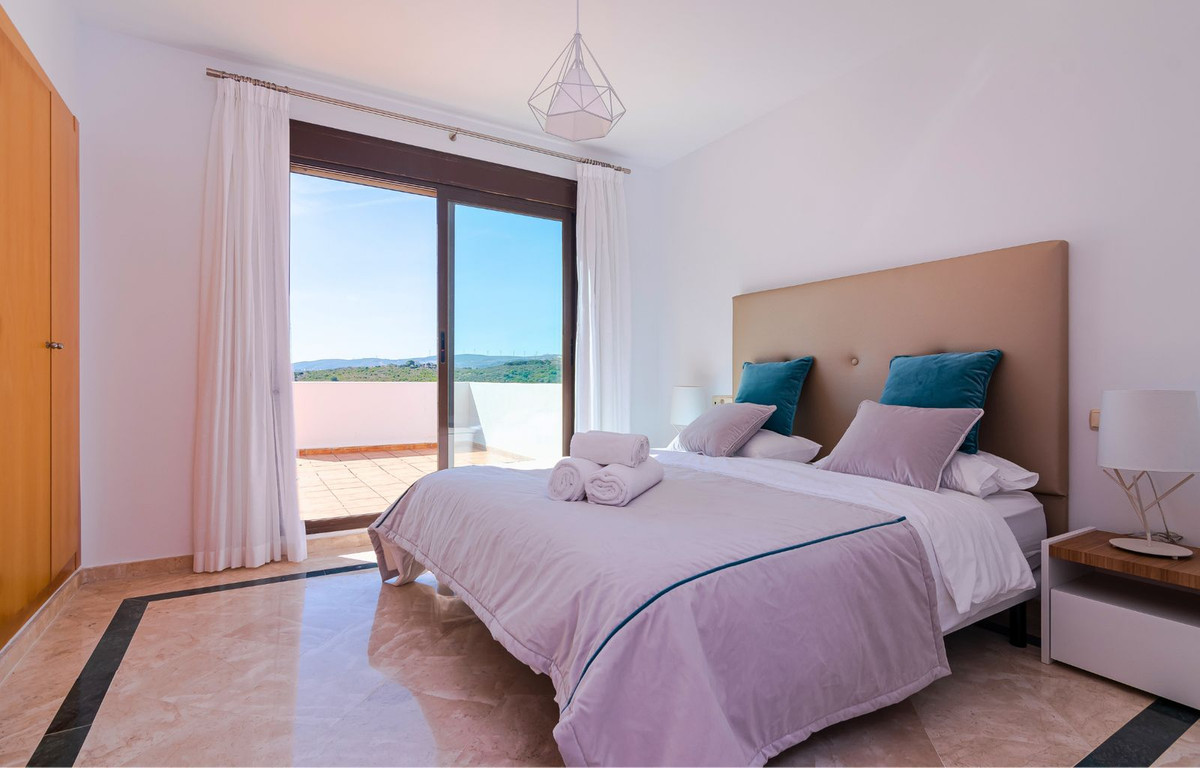 3 Bedroom Penthouse in Casares - Photo 5