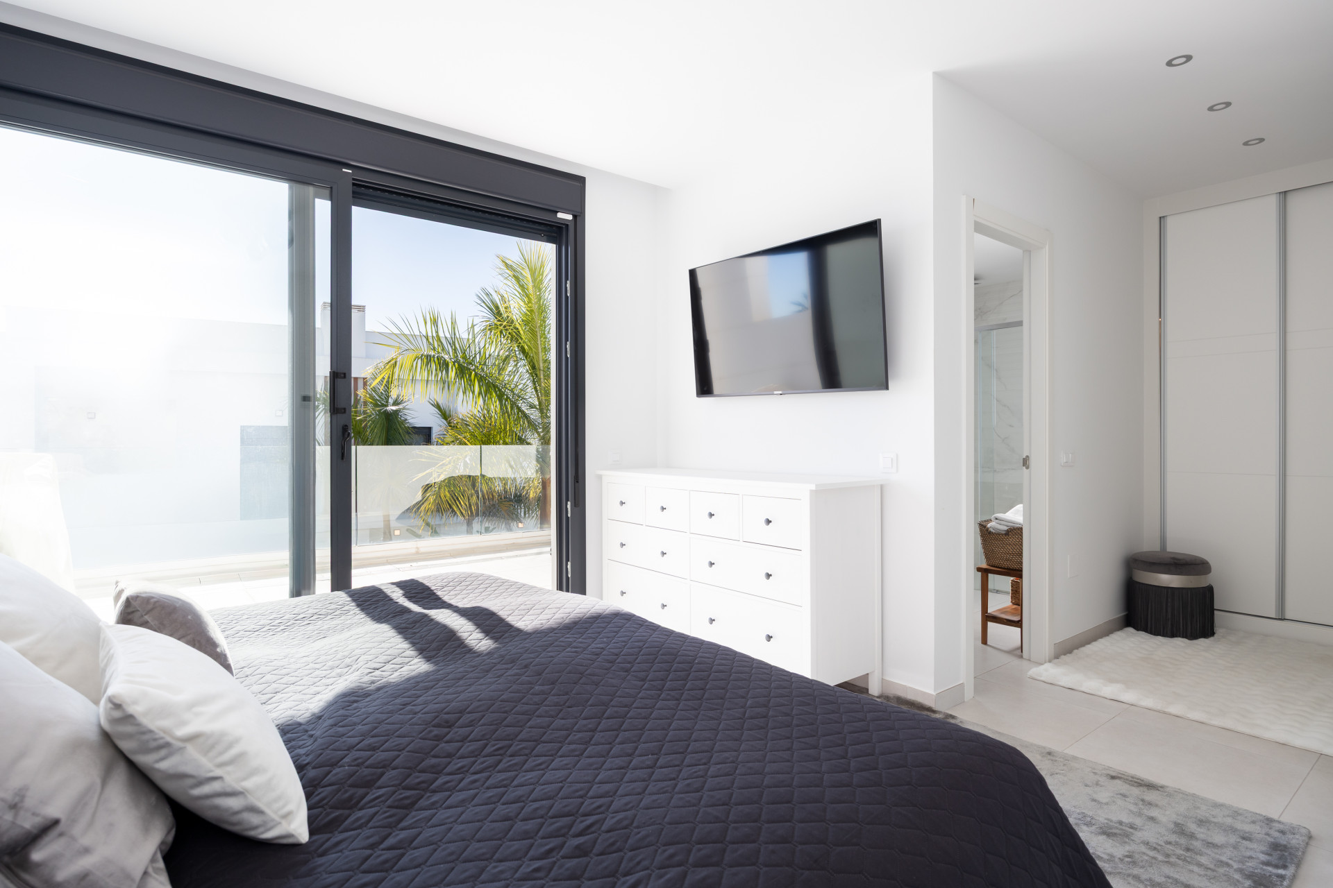 3 Bedroom Townhouse in Estepona - Photo 11