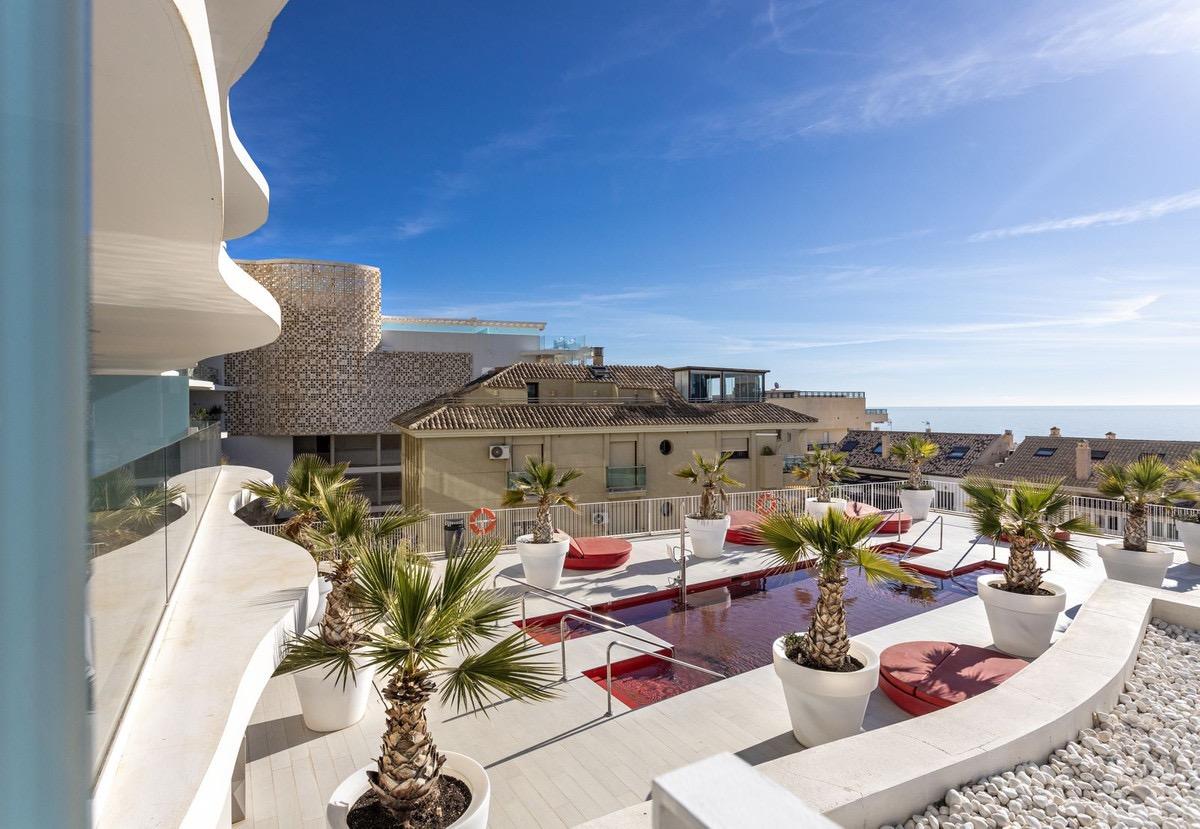 2 Bedroom Apartment in Fuengirola - Photo 5
