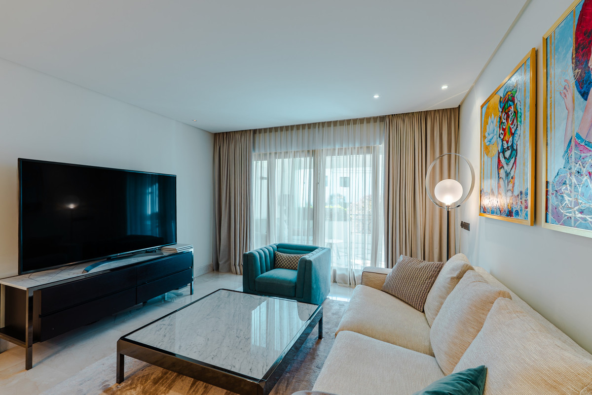 3 Bedroom Apartment in Estepona - Photo 21