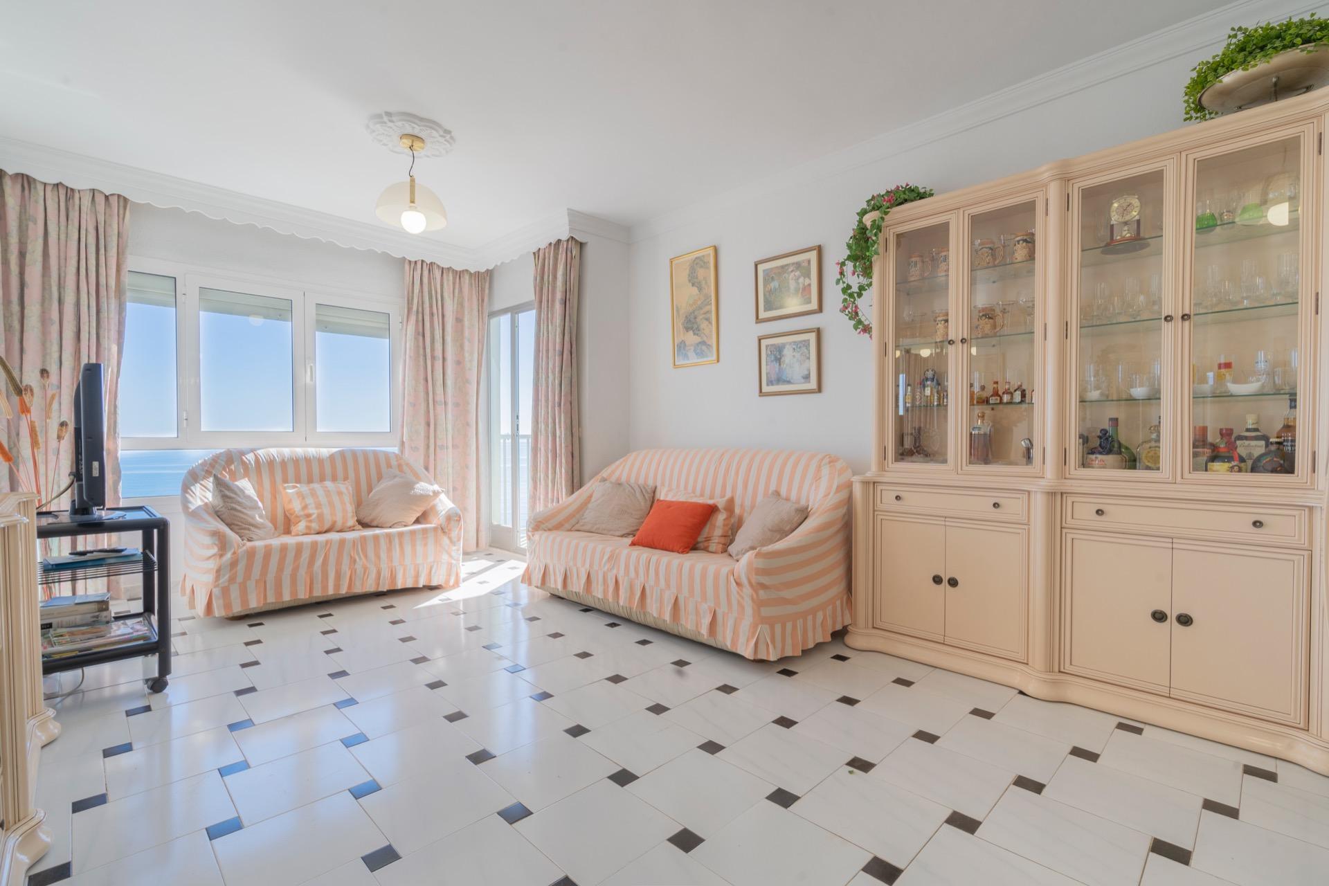 3 Bedroom Apartment in Fuengirola - Photo 7
