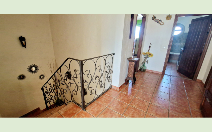 5 Bedroom Townhouse in Jimena de la Frontera - Photo 5
