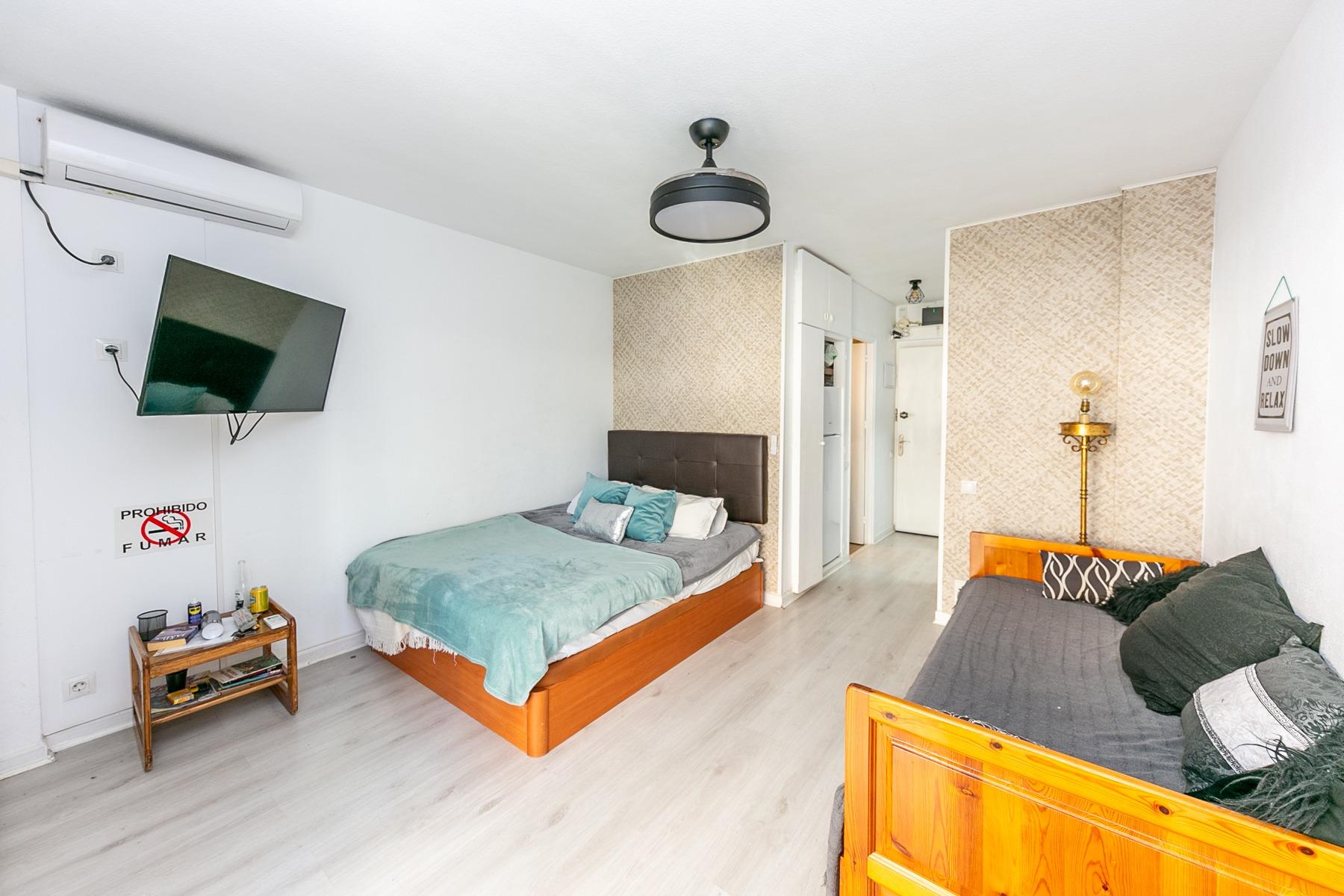 1 Bedroom Apartment in Benalmádena - Photo 6