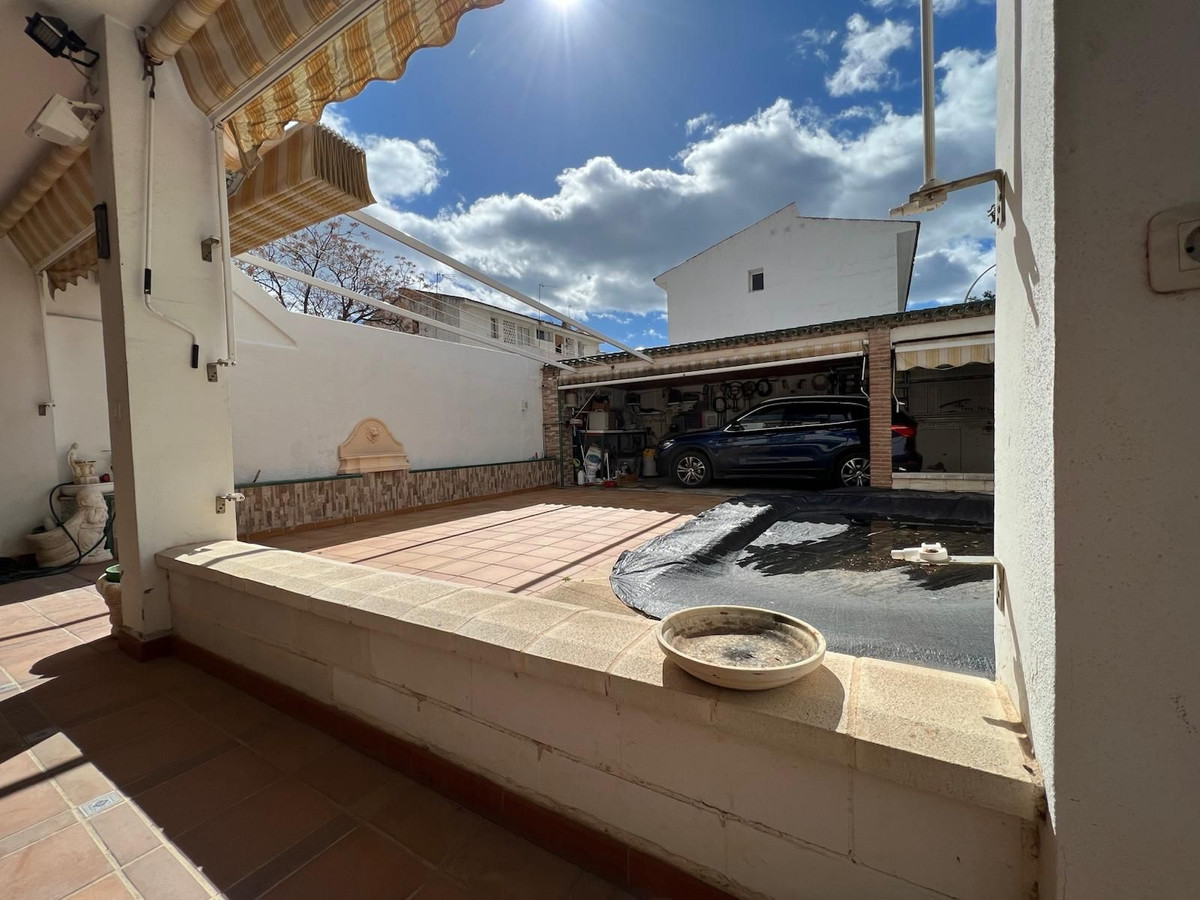 4 Bedroom Villa in Marbella - Photo 10
