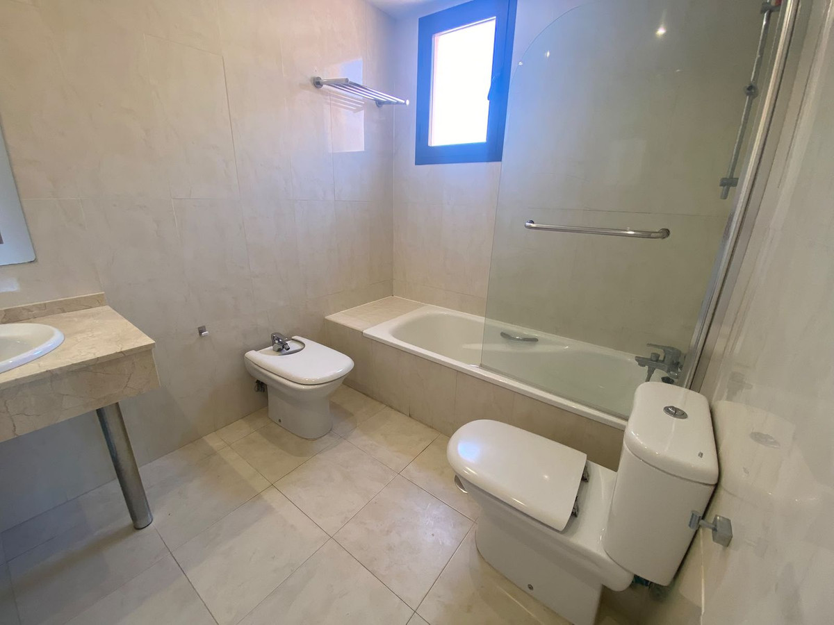 2 Bedroom Apartment in Marbella - Photo 20
