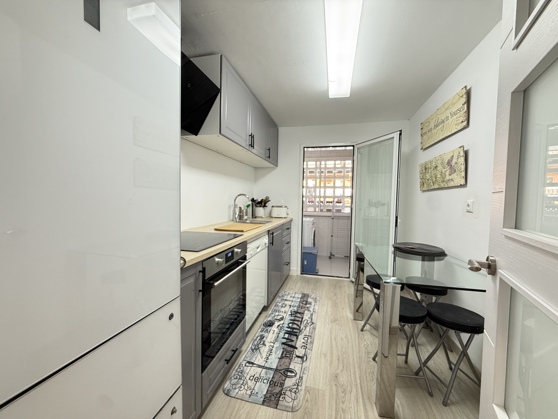 3 Bedroom Apartment in Marbella - Photo 10