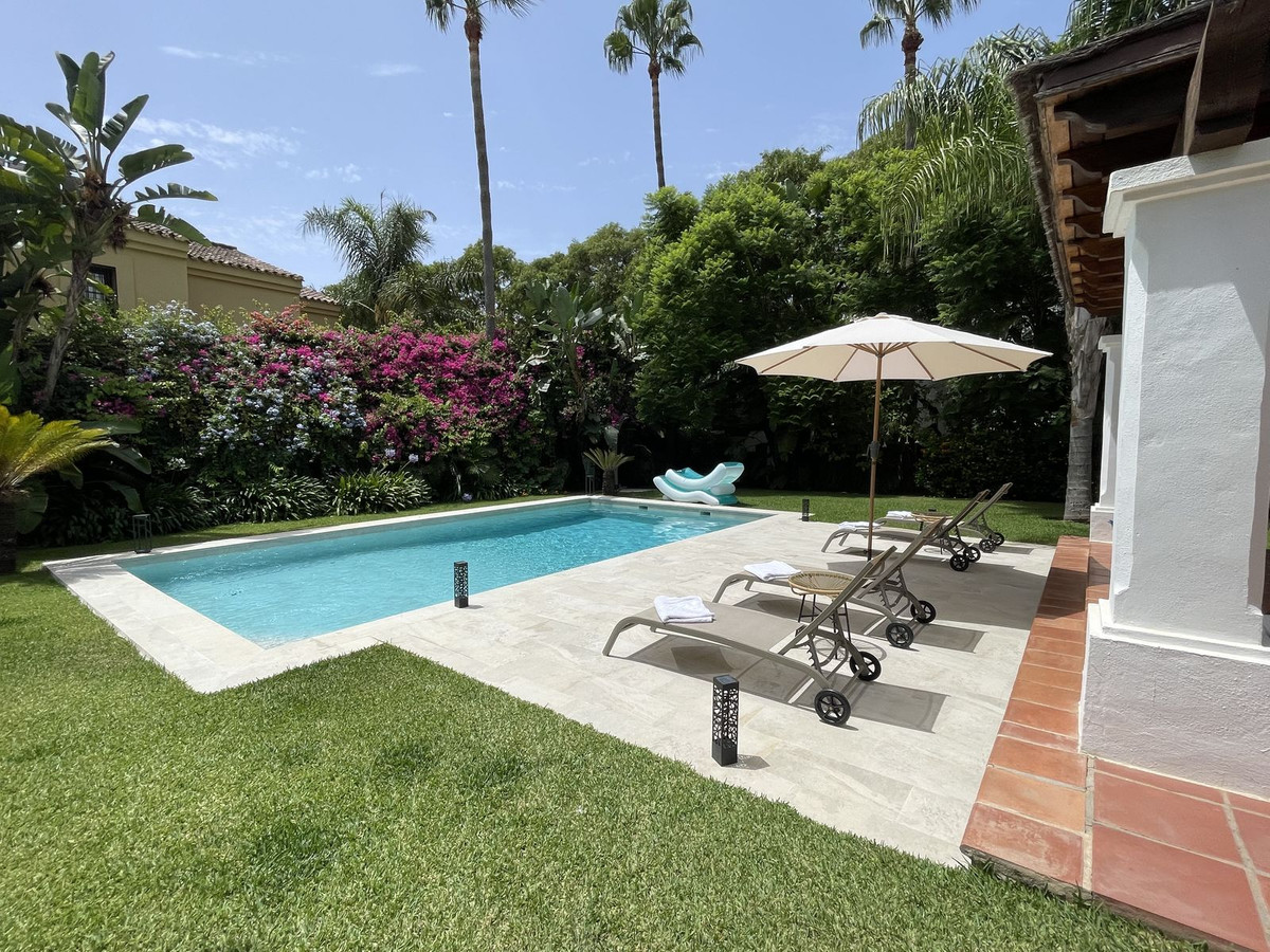 4 Bedroom Villa in Marbella - Photo 15