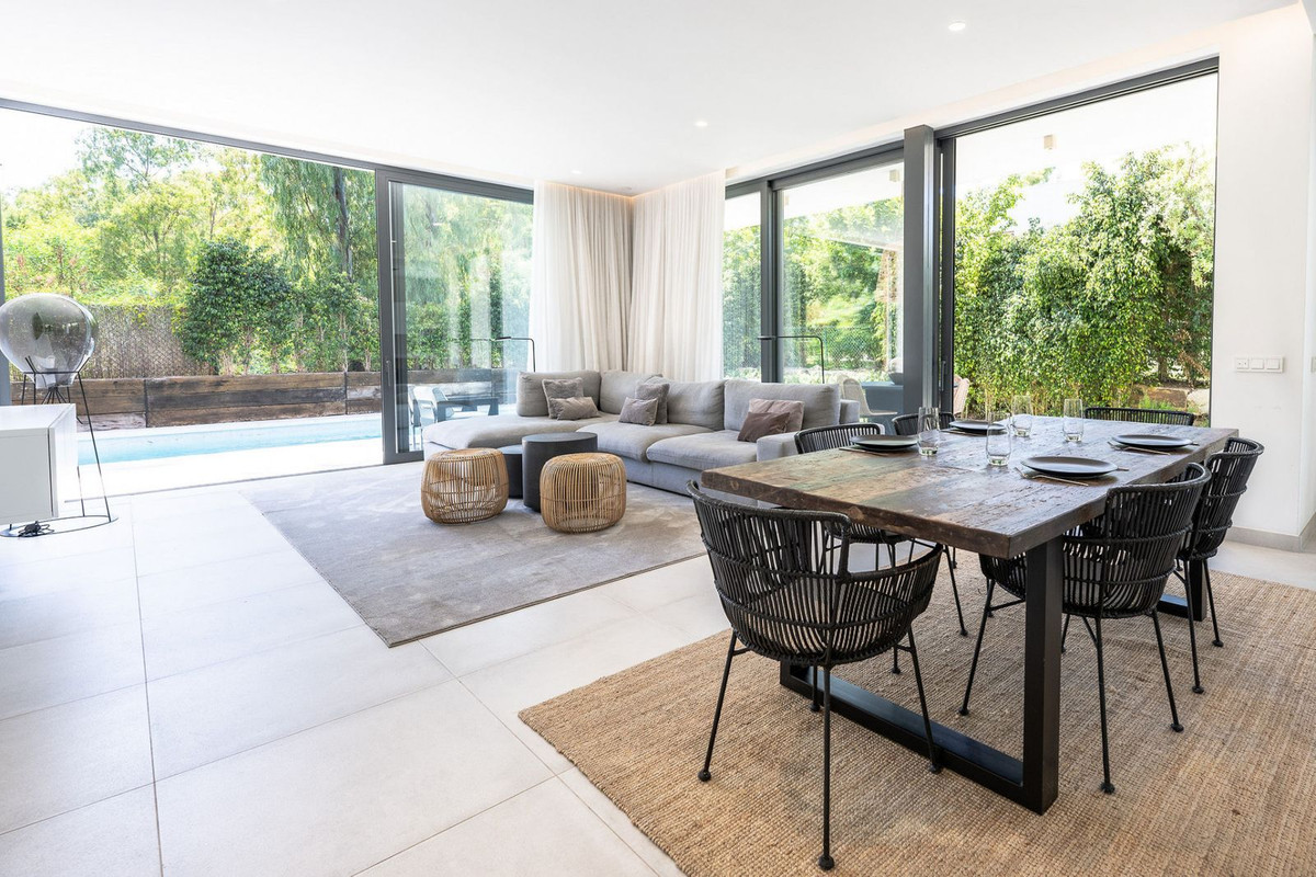 4 Bedroom Villa in Estepona - Foto 6