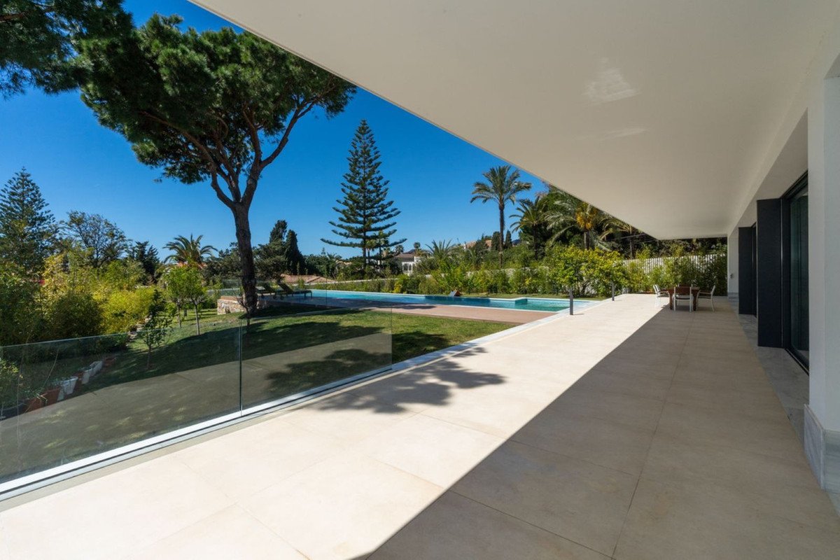 6 Bedroom Villa in Marbella - Photo 15