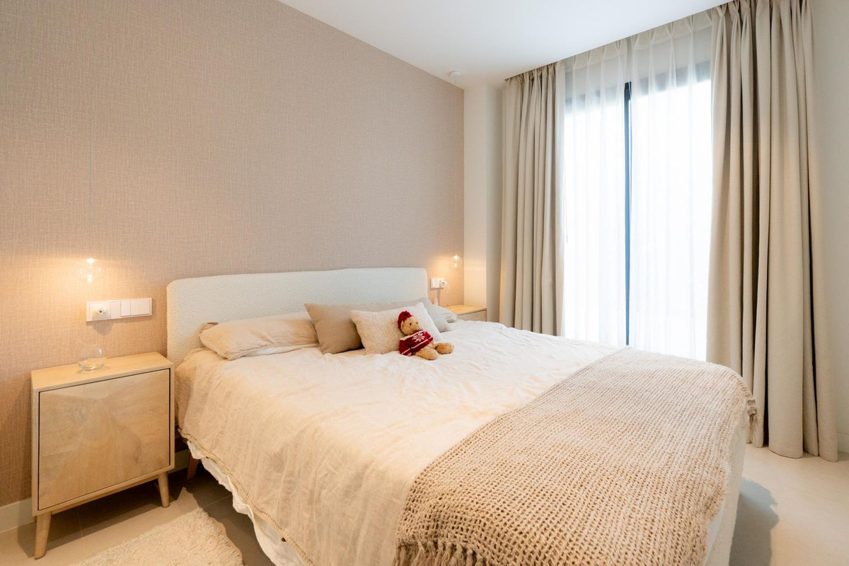 3 Bedroom Apartment in Fuengirola - Photo 16