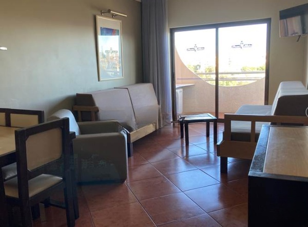 Piso de 1 dormitorio con piscina – Foto 2