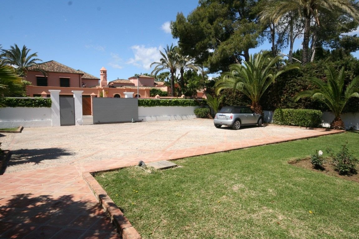 6 Bedroom Villa in San Pedro de Alcántara - Фото 19
