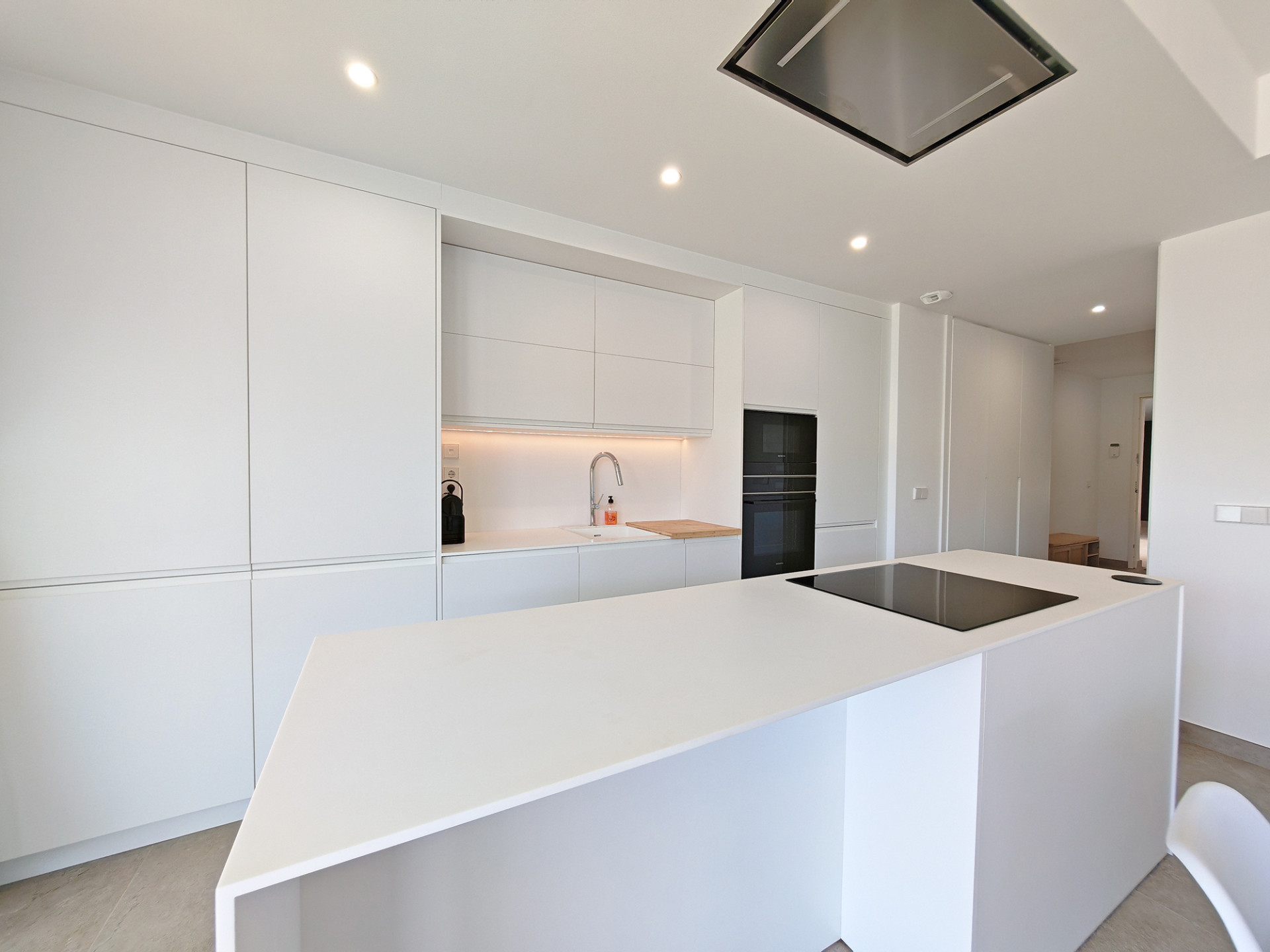 2 Bedroom Apartment in Estepona - Photo 6