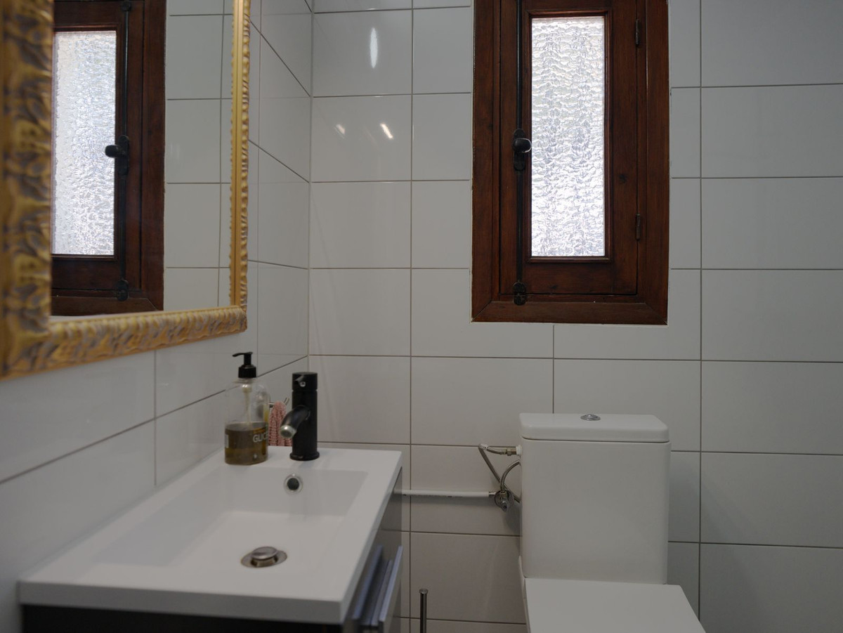 5 Bedroom Villa in Fuengirola - Photo 36