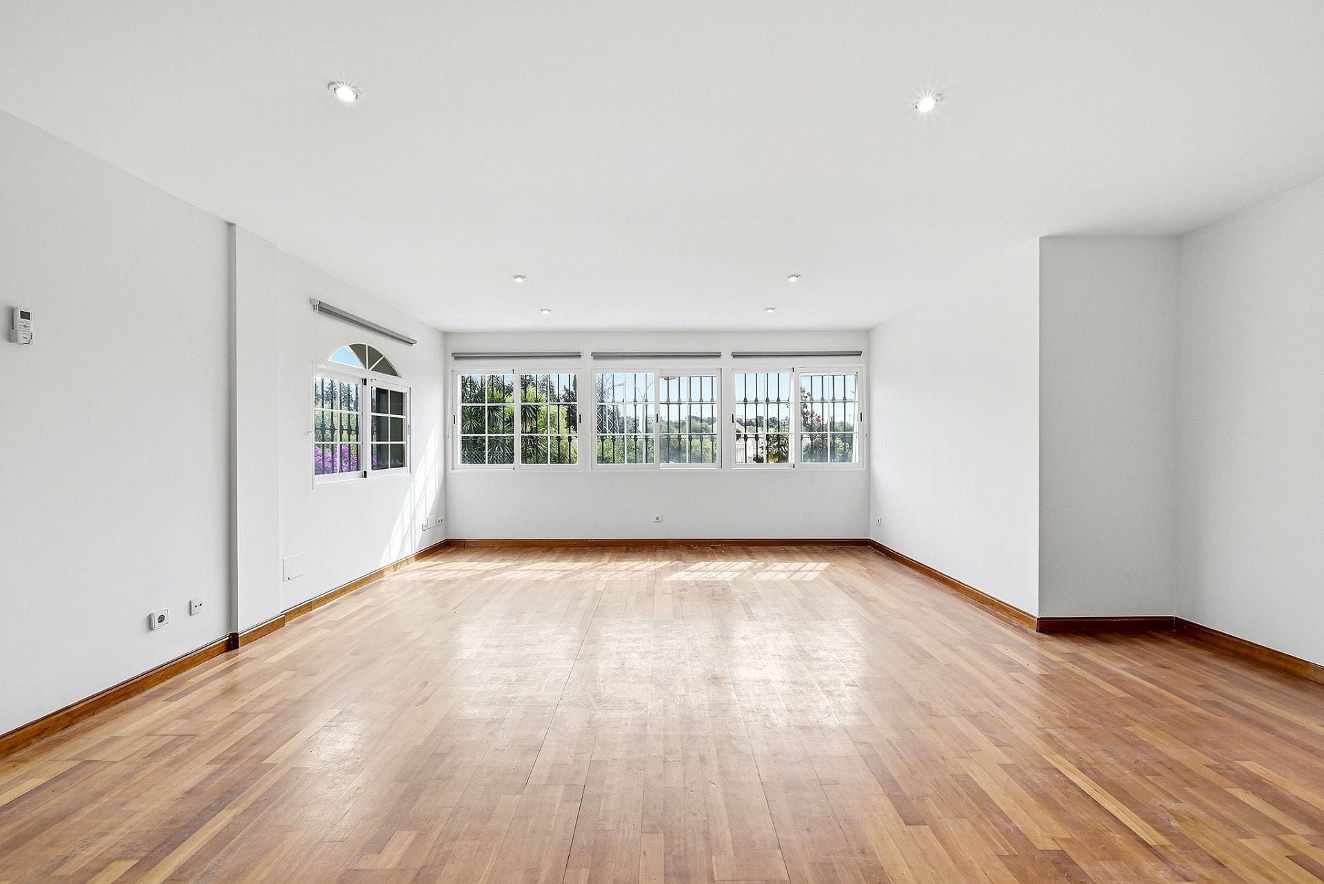 4 Bedroom Townhouse in Marbella - Photo 5