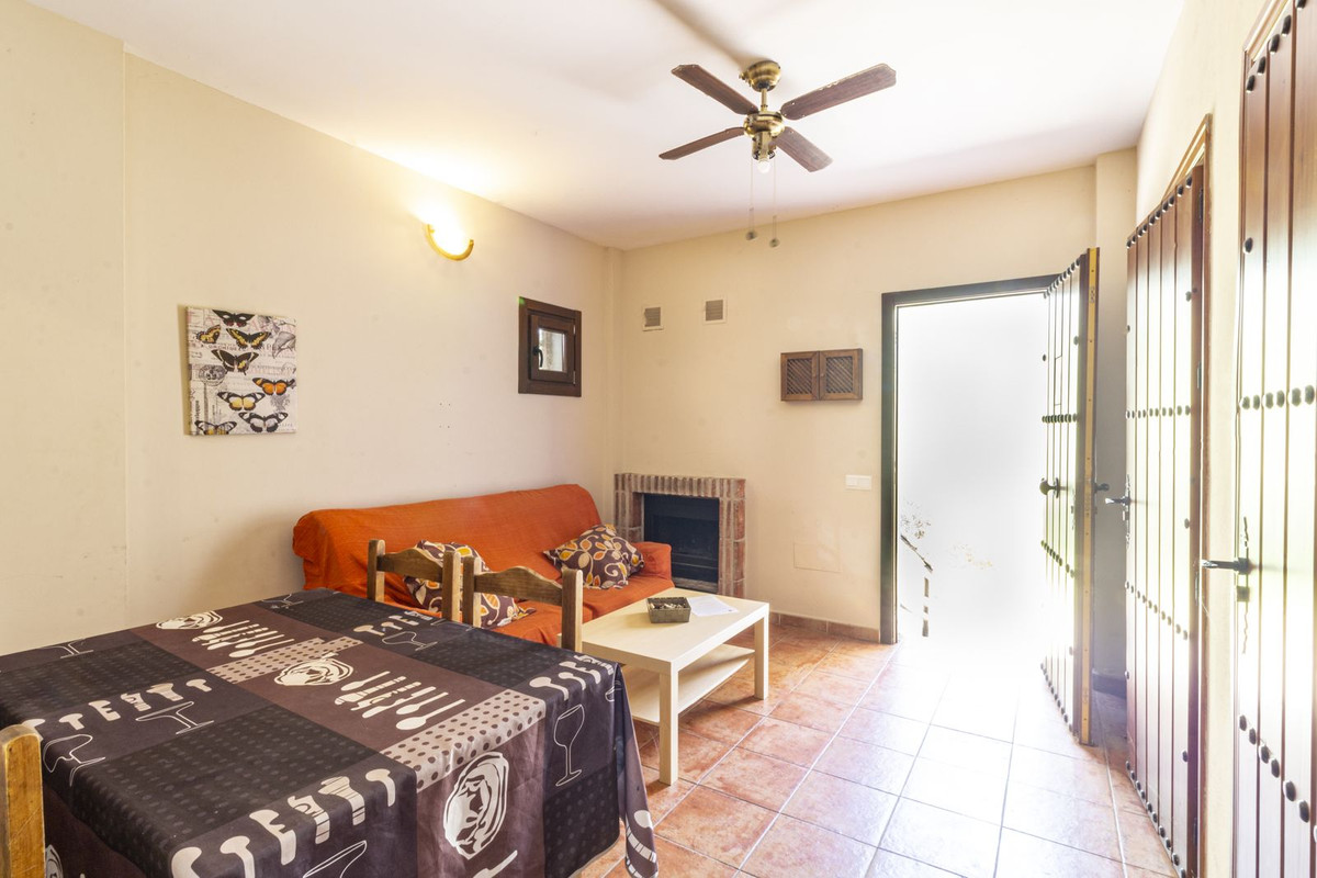 11 Bedroom Country house in Guaro - Photo 31