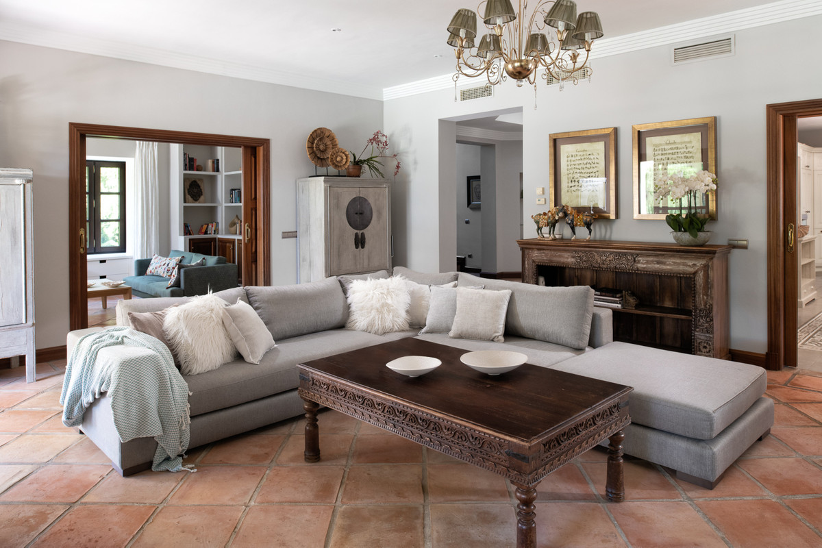 5 Bedroom Villa in Marbella - Фото 4