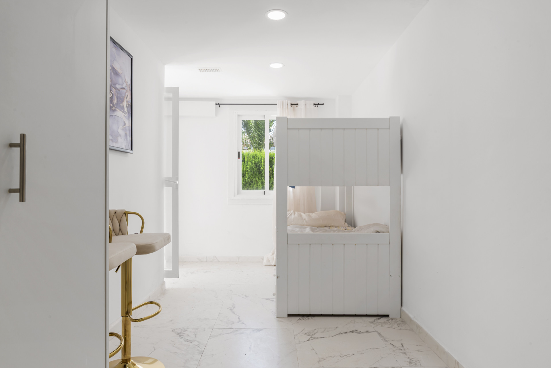 3 Bedroom Apartment in Marbella - Photo 14