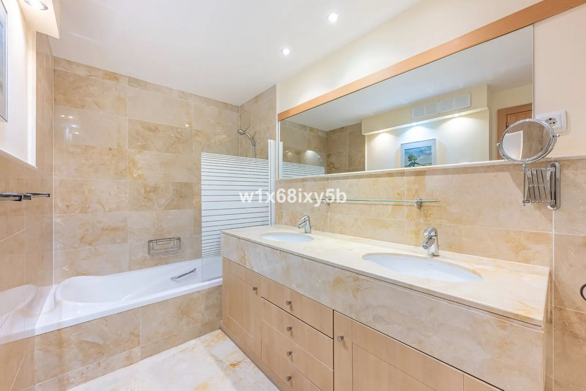 3 Bedroom Apartment in Marbella - Фото 16
