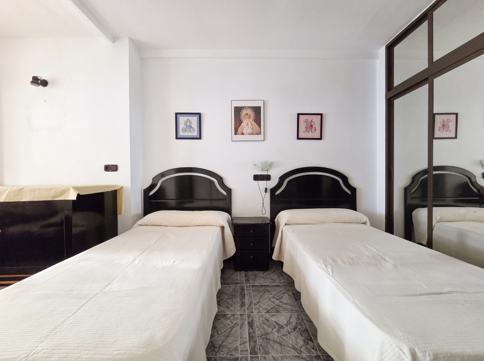 1 Bedroom Apartment in Marbella - Photo 10