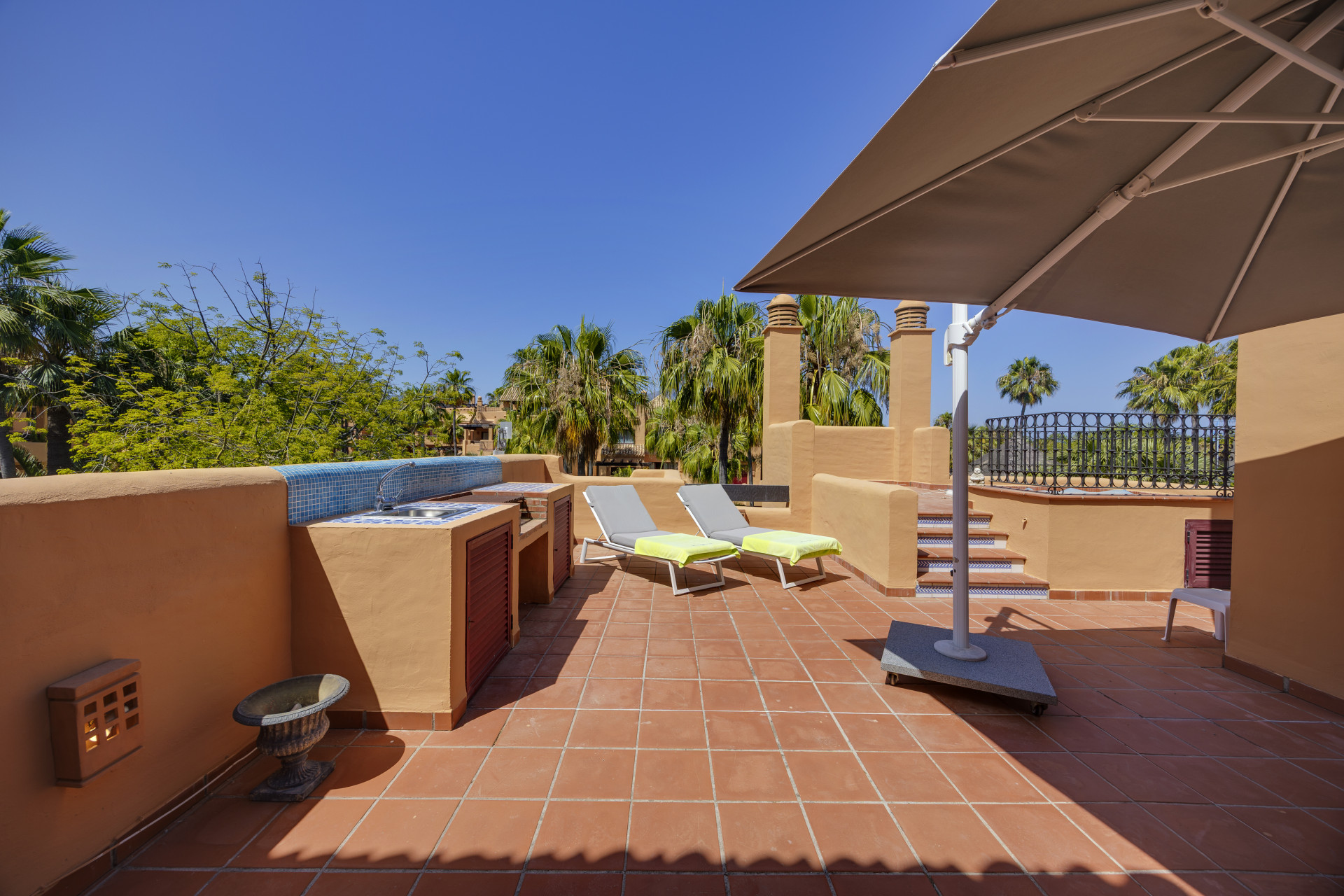 3 Bedroom Penthouse in San Pedro de Alcántara - Photo 25