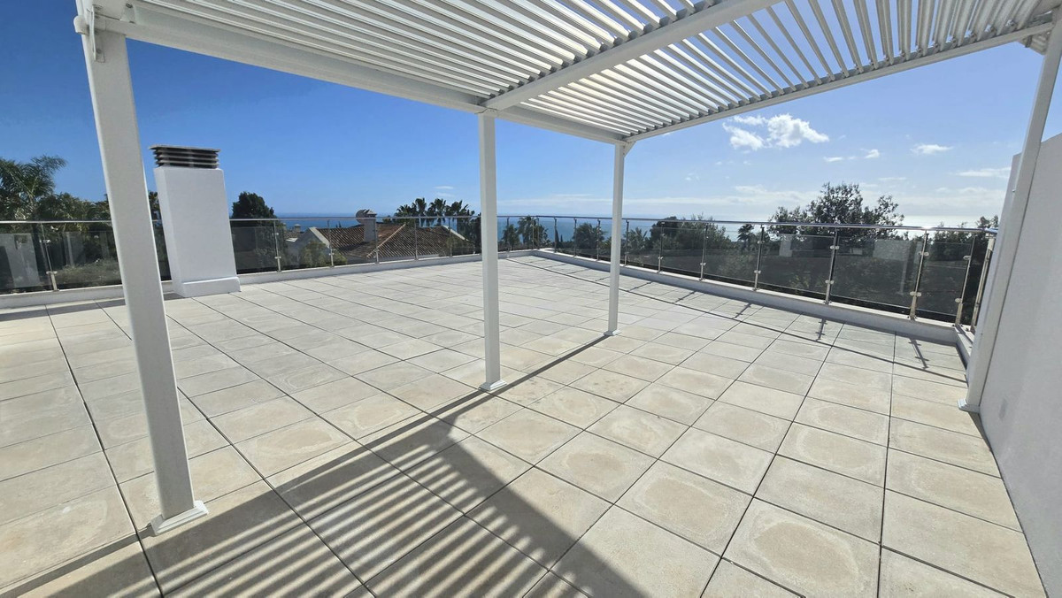 5 Bedroom Villa in Marbella - Photo 33