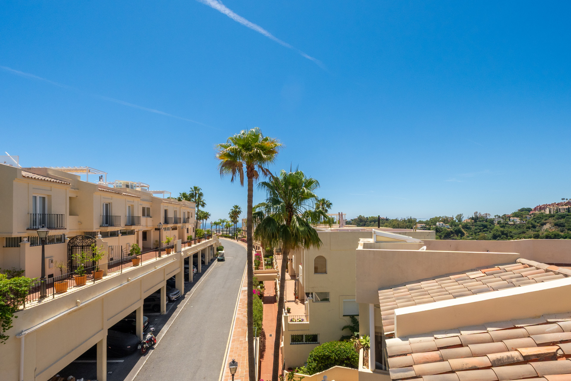 3 Bedroom Townhouse in Benahavís - Photo 35