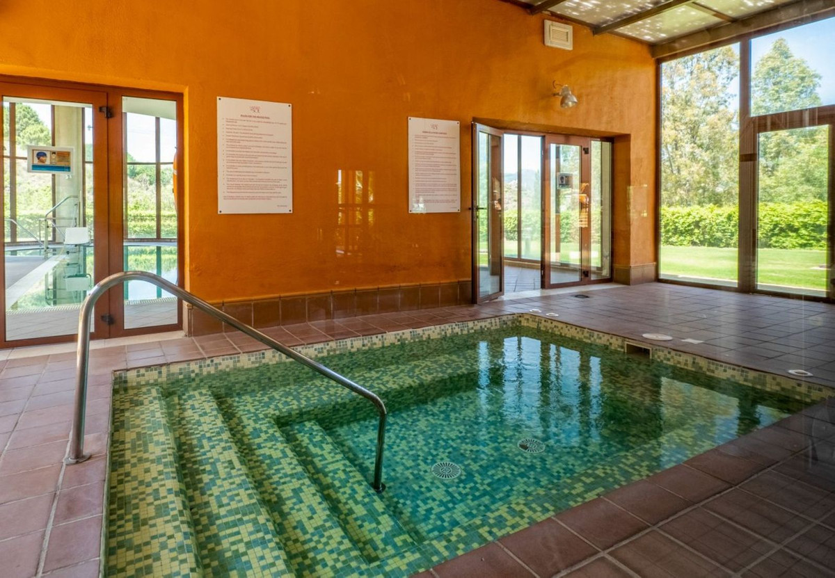 2 Bedroom Apartment in Estepona - Foto 15