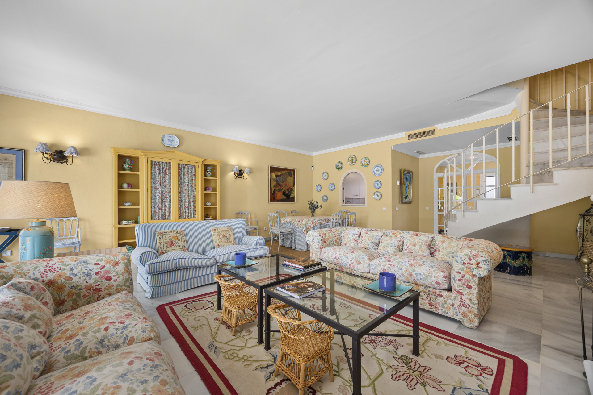 5 Bedroom Townhouse in Estepona - Photo 10