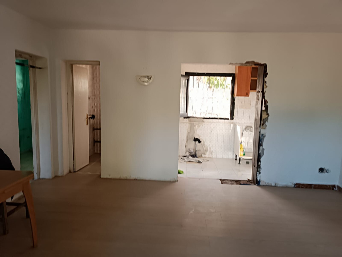 2 Bedroom Villa in Estepona - Photo 9