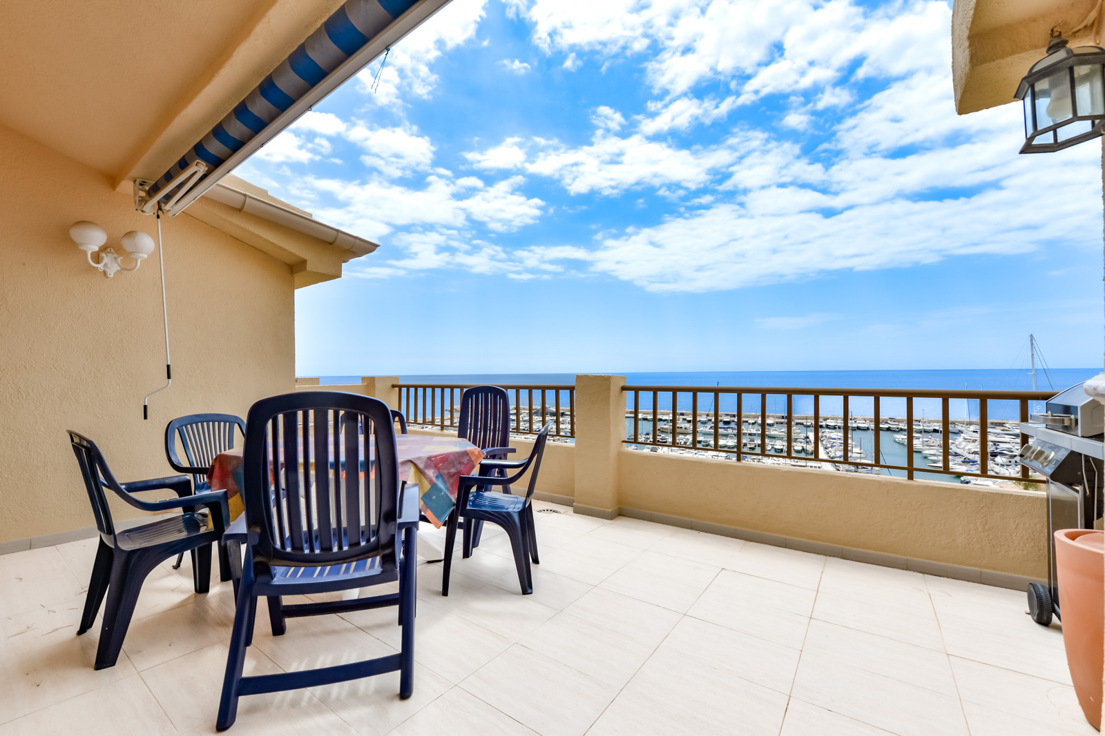 Apartamento com 3 quartos com vista mar em Alicante, Espanha – Foto 1