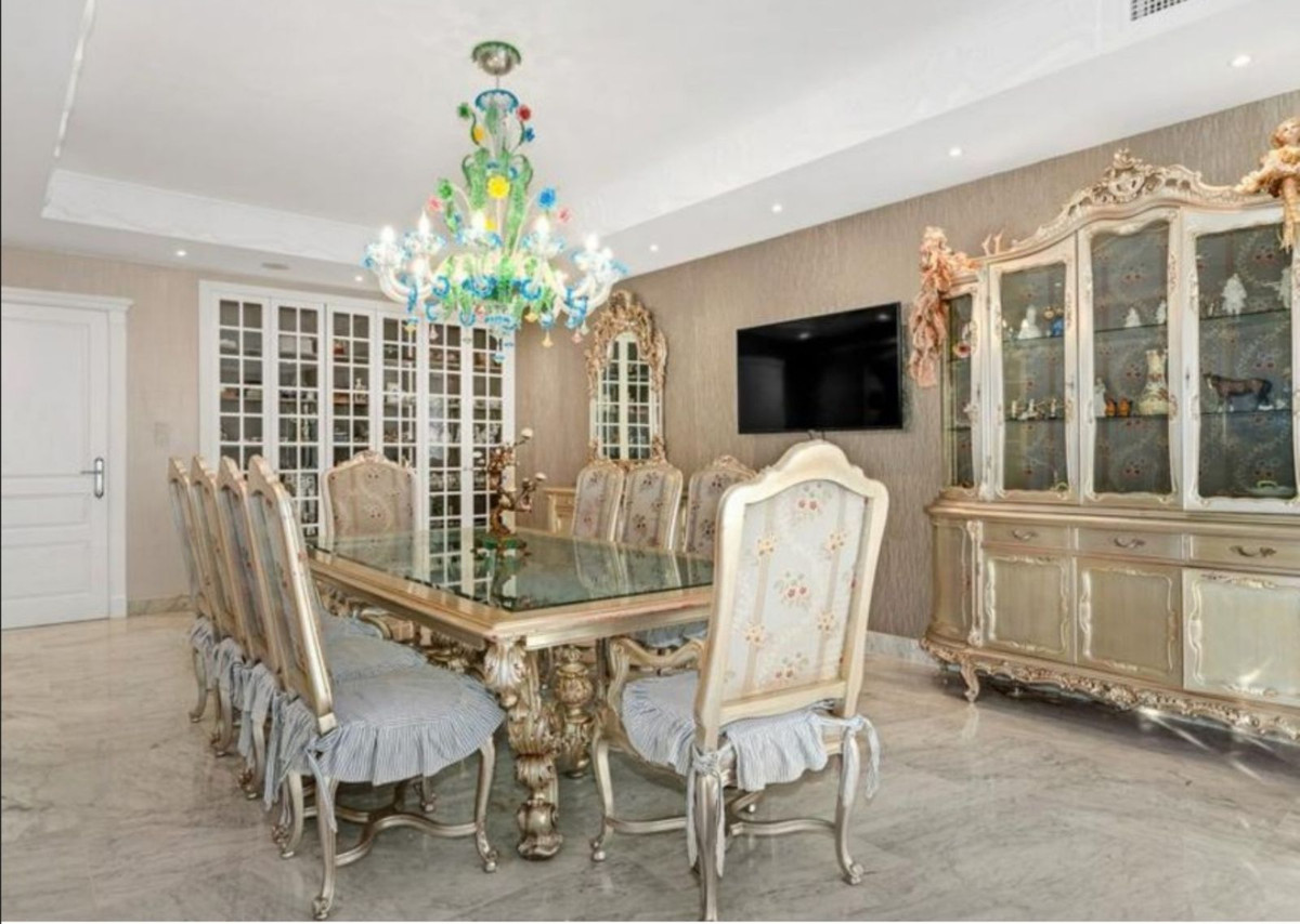 9 Bedroom Villa in Marbella - Photo 7