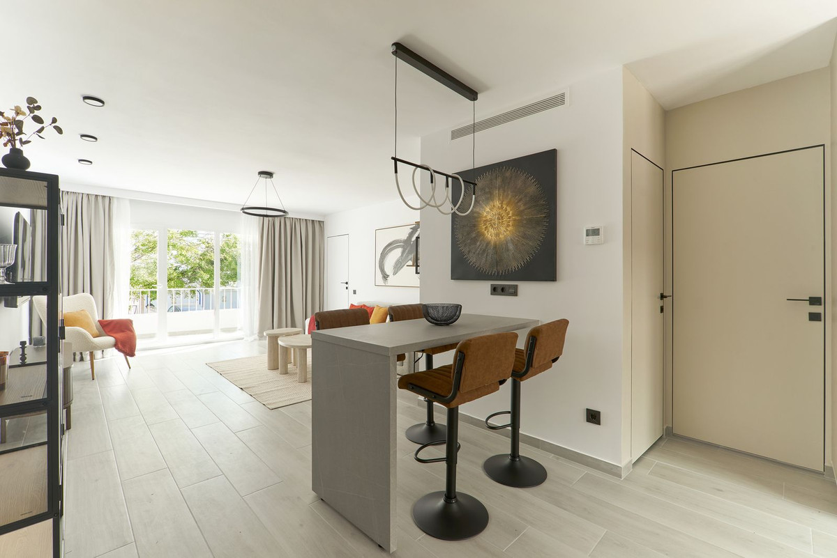2 Bedroom Apartment in Marbella - Photo 10