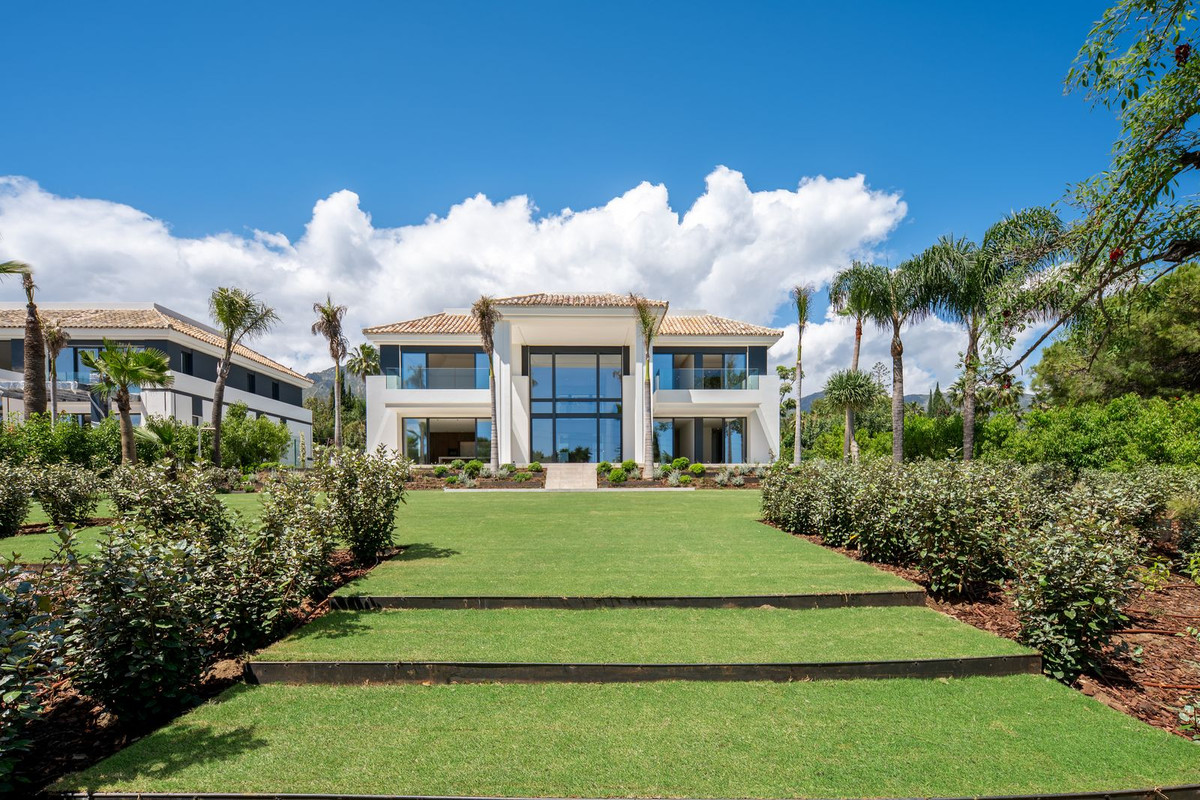 6 Bedroom Villa in Marbella - Photo 28