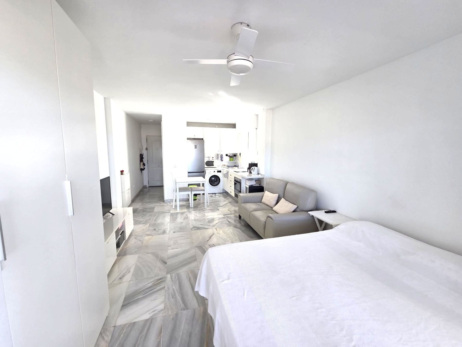 1 Bedroom Apartment in Mijas - Photo 6