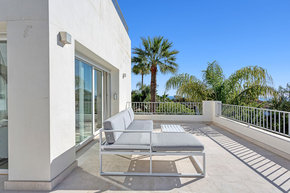 4 Bedroom Villa in Marbella - Photo 37