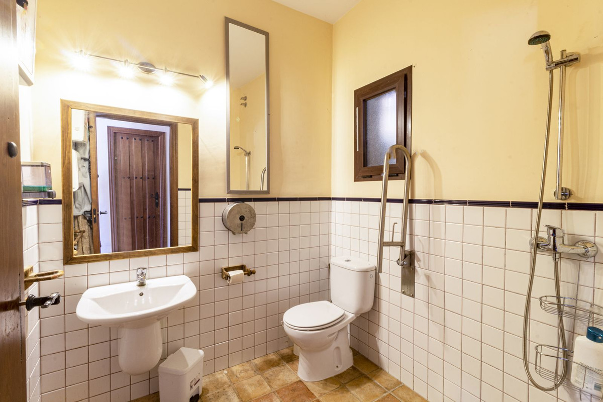 11 Bedroom Country house in Guaro - Photo 16