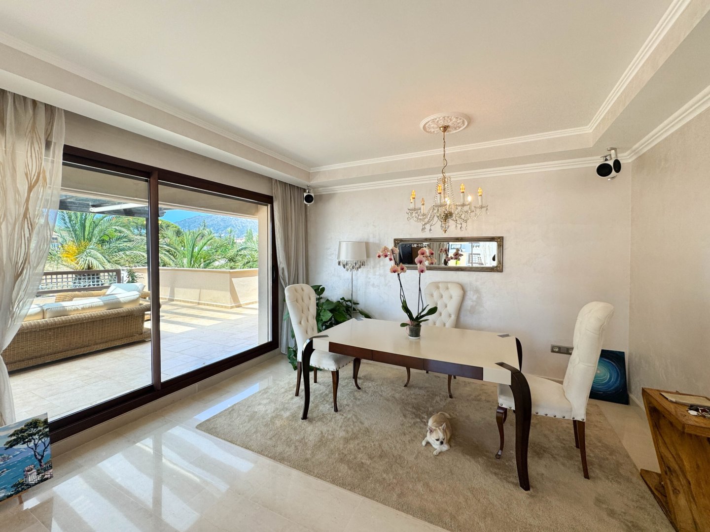 2 Bedroom Apartment in Marbella - Photo 10