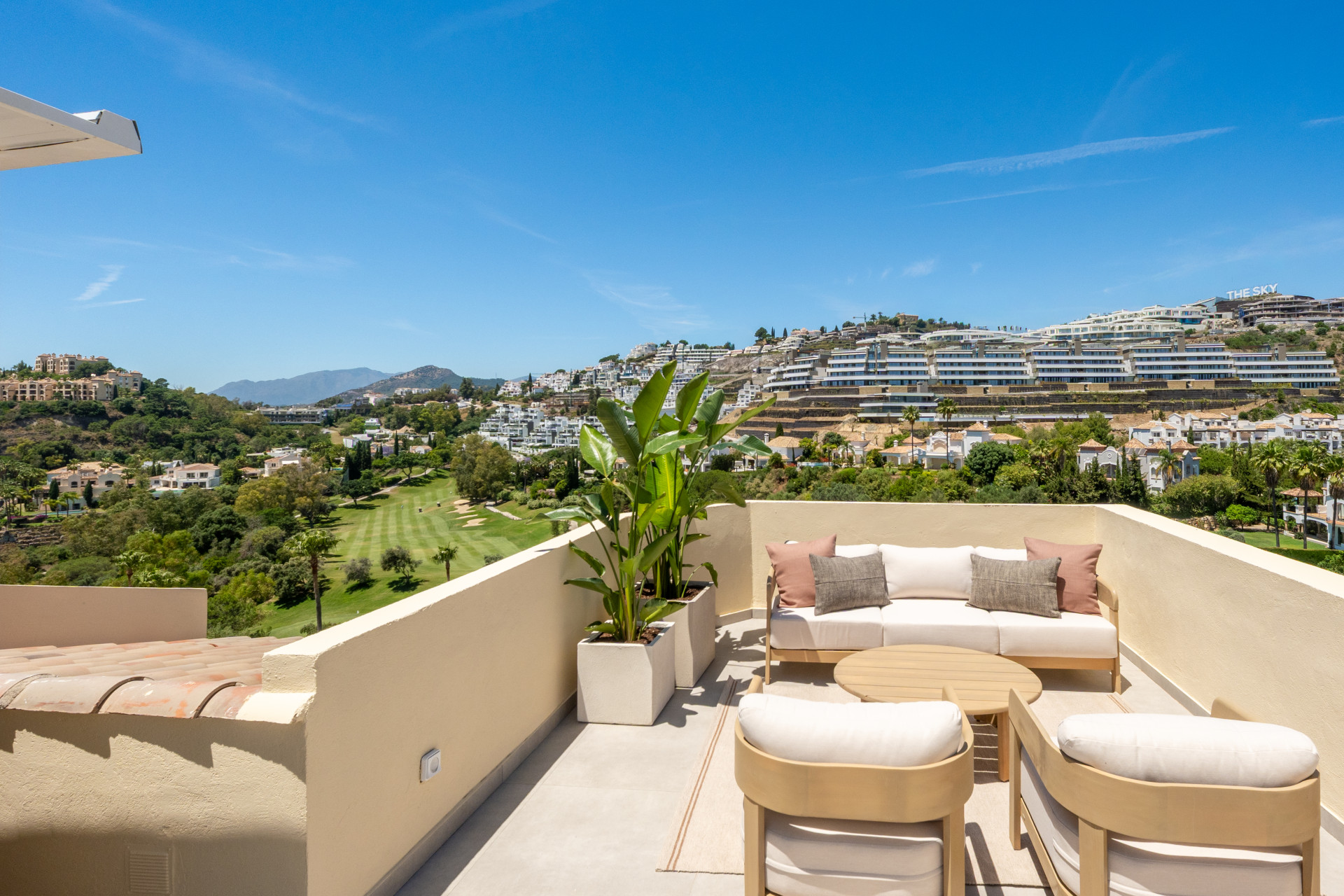 3 Bedroom Townhouse in Benahavís - Photo 10