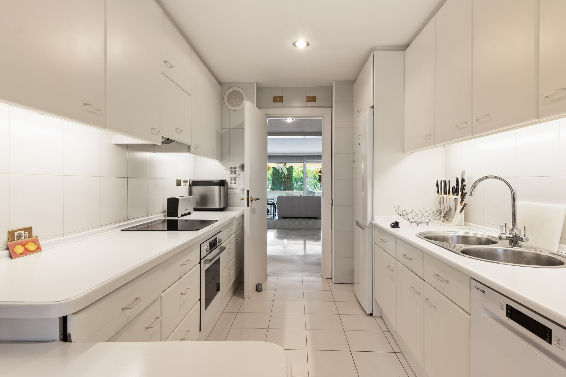 3 Bedroom Apartment in Marbella - Photo 5