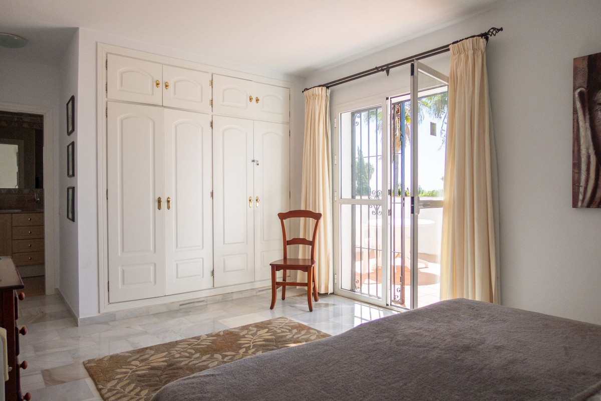 3 Bedroom Villa in Estepona - Photo 20